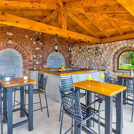 Luxusapartment Mit Pool, Sauna, Direkt Am Appartement Novi Vinodolski