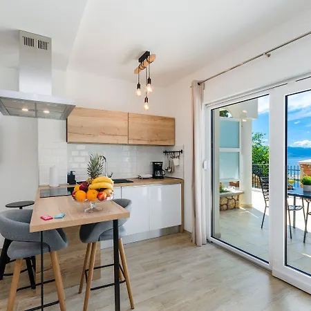 Luxusapartment Mit Pool, Sauna, Direkt Am * Novi Vinodolski